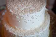 White frosting pearls on a Pastisserie Bechler wedding cake.